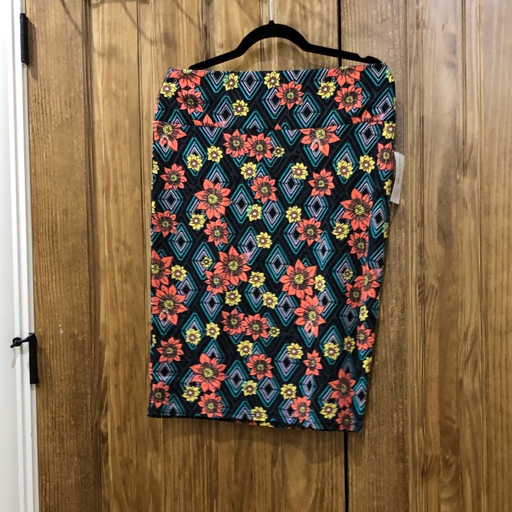 NWT L Cassie